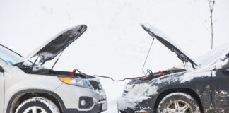 Starthjelp til bilen: Slik startes bilen med startkabler!