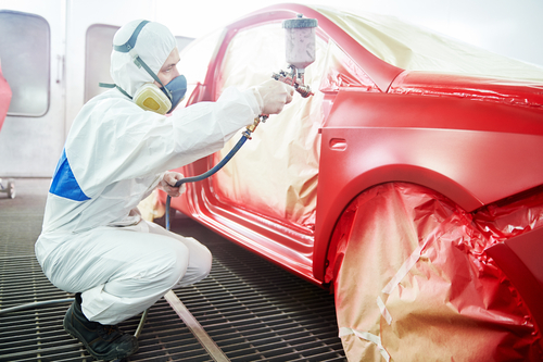 Spraylakkere bilen