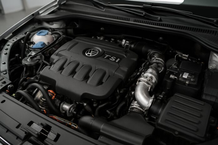 Alt-du-trenger-a-vite-om-VW-Touran-1T3-motorer-Effekt-palitelighet-og-vedlikeholdstips.jpg
